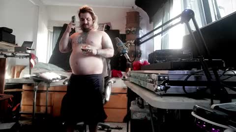 Snapshot of kinkybiguy14 chatting on 09.17.25 Kinky Cassie online show from 09.17.25