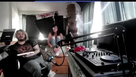 Snapshot of kinkybiguy14 chatting on 09.22.25 Kinky Cassie online show from 09.22.25