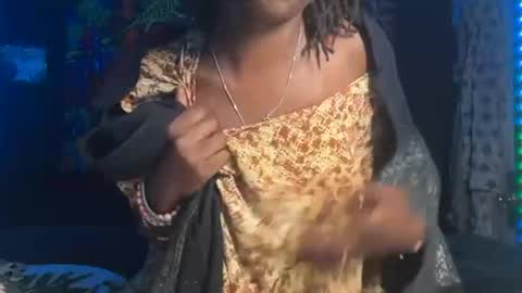 Snapshot of kinkycoupleinteracial chatting on 09.30.25 interracialfacial online show from 09.30.25