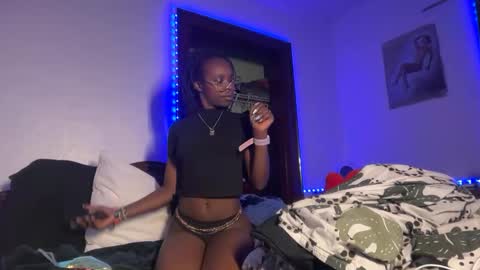 Snapshot of kinkycoupleinteracial chatting on 11.12.25 interracialfacial online show from 11.12.25