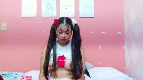 Snapshot of kinkycutegirll chatting on 10.31.25 kinkycutegirll online show from 10.31.25