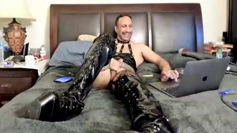 Kinkyguy323232 online show from 05.01.26
