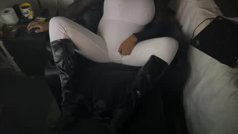 kinkypantyhoseman online show from 02.24.25