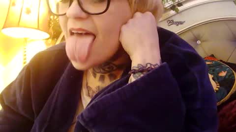 Snapshot of kinkypinkyplay2 chatting on 01.18.26 Kinky Pinky online show from 01.18.26