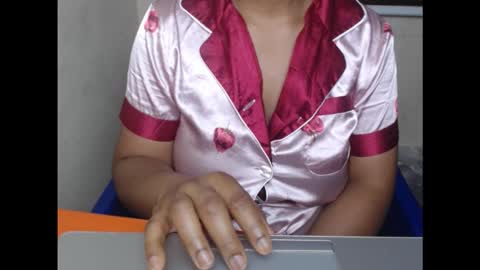 Snapshot of kinkyxxjuice chatting on 09.12.25 kinkyxxjuice online show from 09.12.25