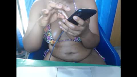 Snapshot of kinkyxxjuice chatting on 09.21.25 kinkyxxjuice online show from 09.21.25