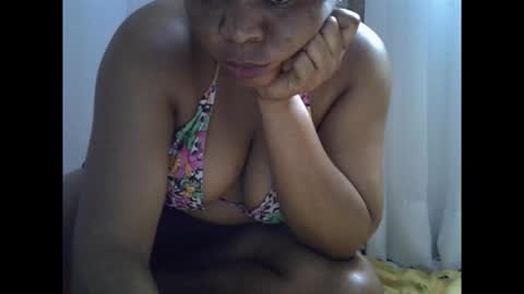 Snapshot of kinkyxxjuice chatting on 10.29.25 kinkyxxjuice online show from 10.29.25