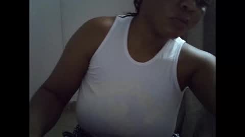 Snapshot of kinkyxxjuice chatting on 11.09.25 kinkyxxjuice online show from 11.09.25