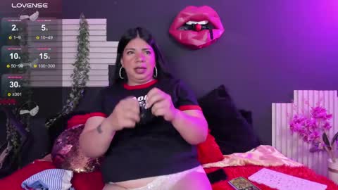 Snapshot of kinkyy_mom chatting on 06.06.26 kinkyy_mom online show from 06.06.26
