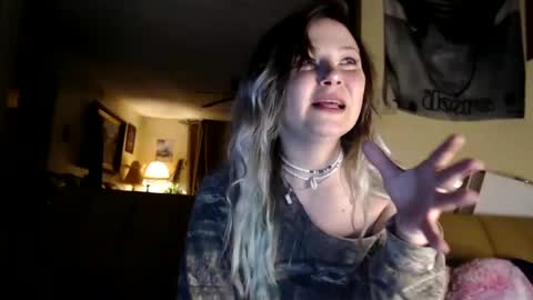 Snapshot of kipsy420 chatting on 09.23.25 Kipsy Rose online show from 09.23.25