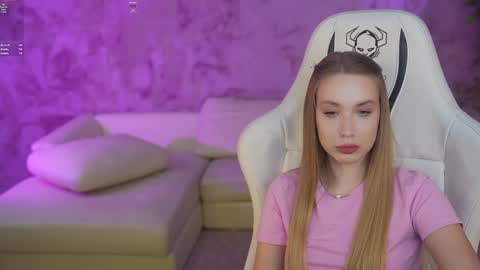 Snapshot of kira0541 chatting on 03.09.25 Sweet girls online show from 03.09.25