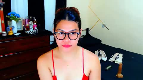 Snapshot of kira_amethyst chatting on 03.19.26 KIRA online show from 03.19.26