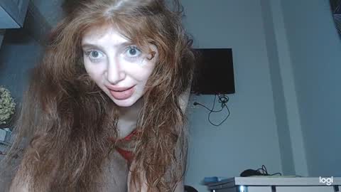 Snapshot of kira_foxy_ chatting on 12.25.24 Kira online show from 12.25.24