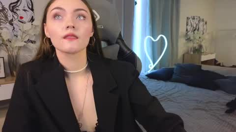 Snapshot of kira_jin chatting on 03.04.25 kira_jin online show from 03.04.25