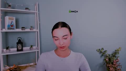 kira_light__ online show from 10.20.25