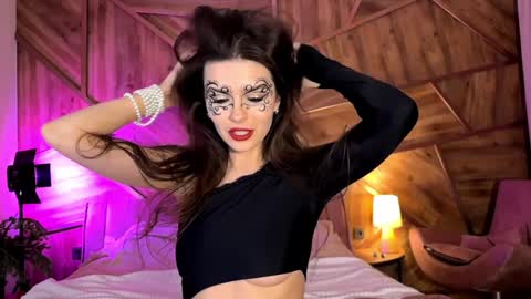 Snapshot of kira_mmr chatting on 01.04.25 Kira and friends online show from 01.04.25