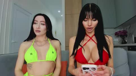 Snapshot of kira_mmr chatting on 09.27.25 Kira and friends online show from 09.27.25