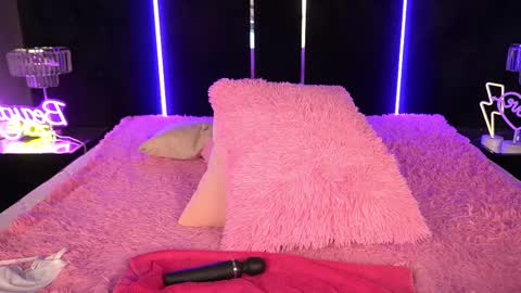 Kira online show from 03.08.25