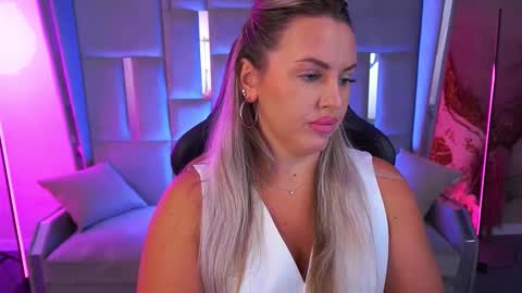 Kira online show from 09.19.25