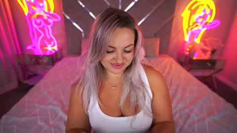 Kira online show from 09.22.25