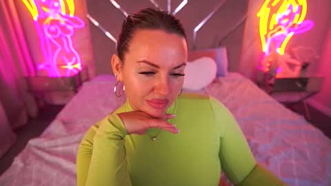 Kira online show from 09.25.25