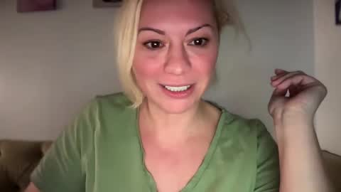 KiraDivine online show from 12.31.24