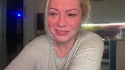 KiraDivine online show from 01.22.25