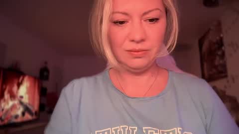 KiraDivine online show from 02.21.25