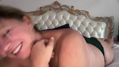 KiraDivine online show from 09.26.25