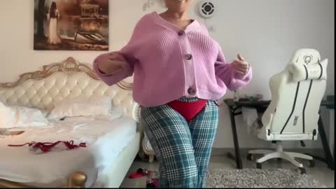 KiraDivine online show from 10.10.25