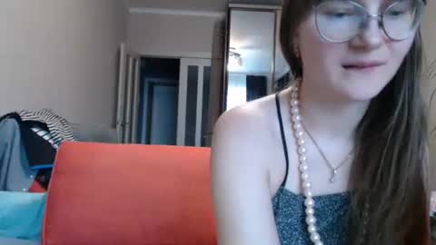 KiraGoldens online show from 02.14.25