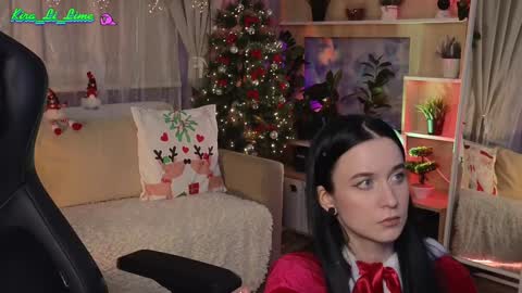 Snapshot of kiralilime chatting on 01.06.25 Kira online show from 01.06.25