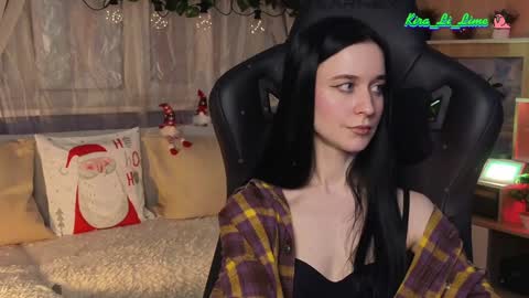 Snapshot of kiralilime chatting on 01.08.25 Kira online show from 01.08.25