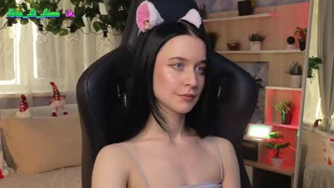 Snapshot of kiralilime chatting on 01.19.25 Kira online show from 01.19.25