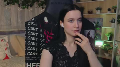 Snapshot of kiralilime chatting on 03.09.25 Kira online show from 03.09.25