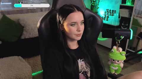 Snapshot of kiralilime chatting on 10.05.25 Kira online show from 10.05.25