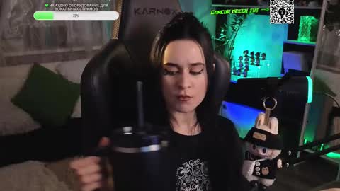 Snapshot of kiralilime chatting on 10.15.25 Kira online show from 10.15.25