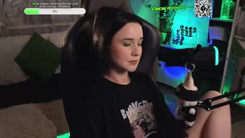 Snapshot of kiralilime chatting on 10.16.25 Kira online show from 10.16.25