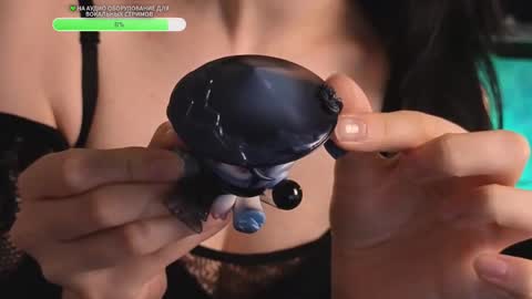 Snapshot of kiralilime chatting on 10.25.25 Kira online show from 10.25.25