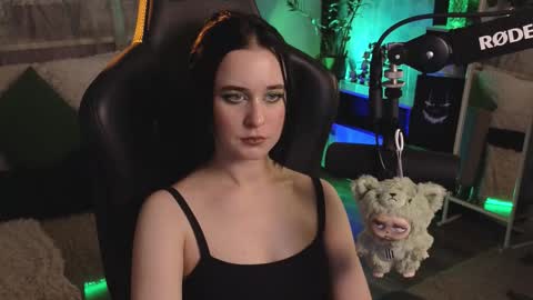 Snapshot of kiralilime chatting on 11.06.25 Kira online show from 11.06.25