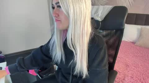 Kira online show from 09.29.25