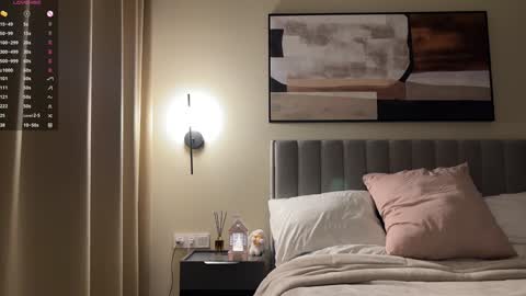 Snapshot of kiramystery chatting on 01.28.25 Kira online show from 01.28.25