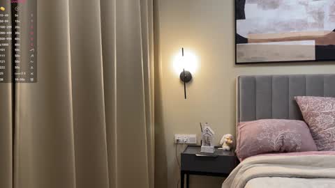 Snapshot of kiramystery chatting on 02.06.25 Kira online show from 02.06.25