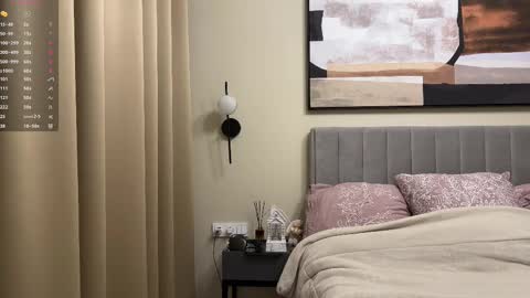 Snapshot of kiramystery chatting on 02.14.25 Kira online show from 02.14.25