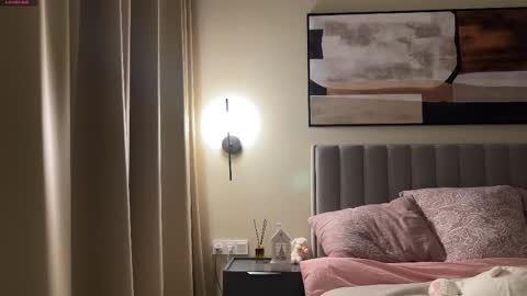 Snapshot of kiramystery chatting on 02.20.25 Kira online show from 02.20.25