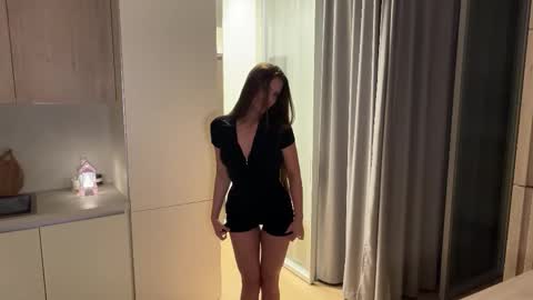 Snapshot of kiramystery chatting on 09.13.25 Kira online show from 09.13.25