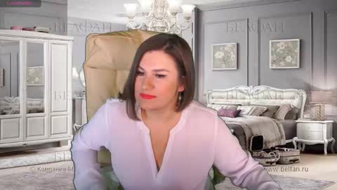 Snapshot of kiraroxx chatting on 02.20.25 Kira online show from 02.20.25