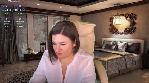 Snapshot of kiraroxx chatting on 02.20.25 Kira online show from 02.20.25