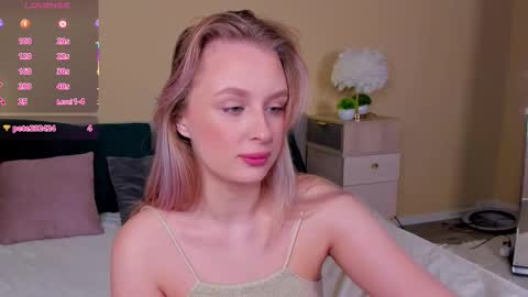 Snapshot of kiraruiz chatting on 02.05.26 Kira online show from 02.05.26