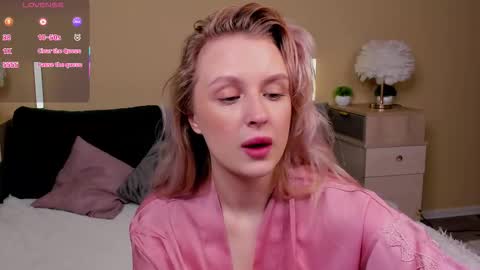 Snapshot of kiraruiz chatting on 02.08.26 Kira online show from 02.08.26